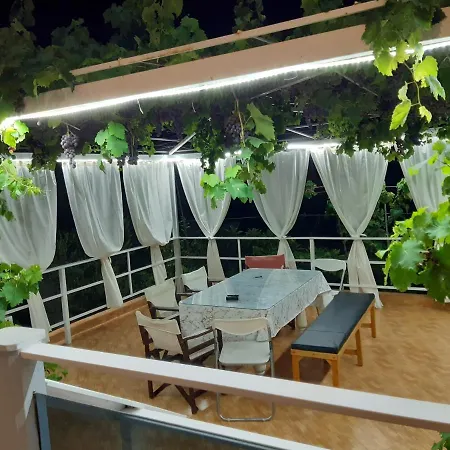 Collaku Apartment's *