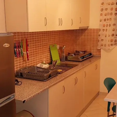 Collaku Apartment's 公寓 *